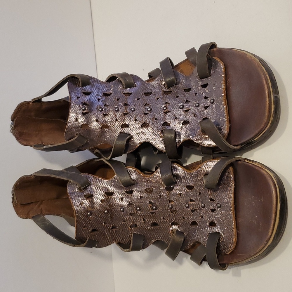 Otbt Bonitas Metallic Pewter T-Strap Gladiator Hidden Demi Wedge Sandals Size 9M